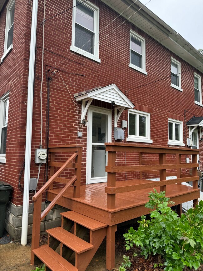 Backdoor - 874 Pleasure Rd