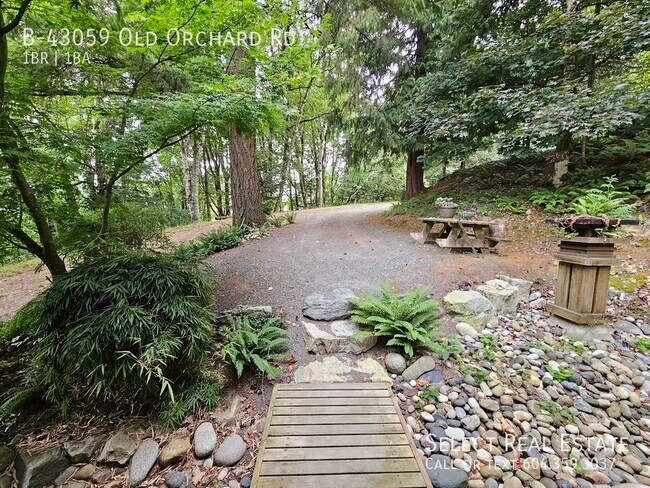 Photo du bâtiment - 43059 Old Orchard Rd