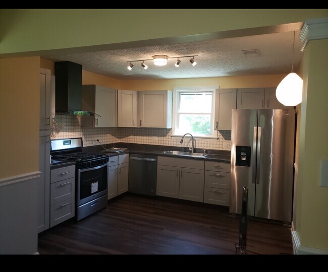 Foto del edificio - 1245 Lynwyn Ln SE