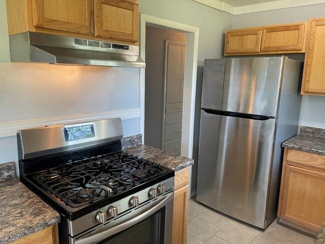 Foto del edificio - 2 bed garage conversion adding a flex room, full size washer connections.