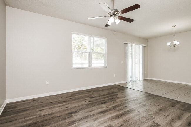 Foto del edificio - 4543 Baler Trails Dr