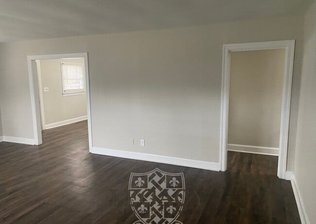 Building Photo - 210 W Lokey Ave