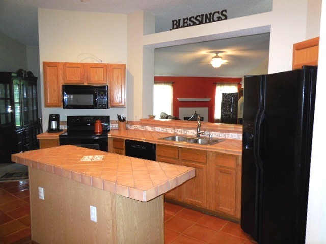 Building Photo - Spacious, traditional home 3 BD 2 BA Arlin...