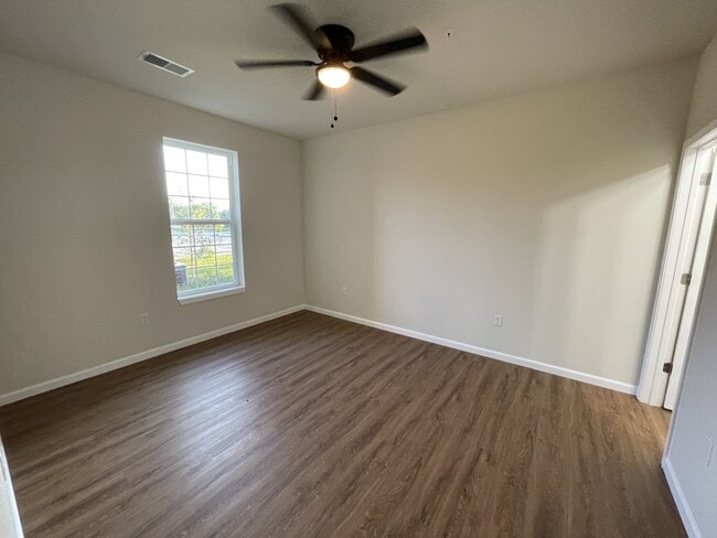 Building Photo - 128 Harmony Mdws Ct