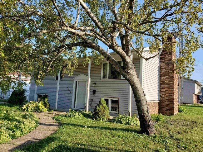 Foto del edificio - 9225 Carol Ann Dr