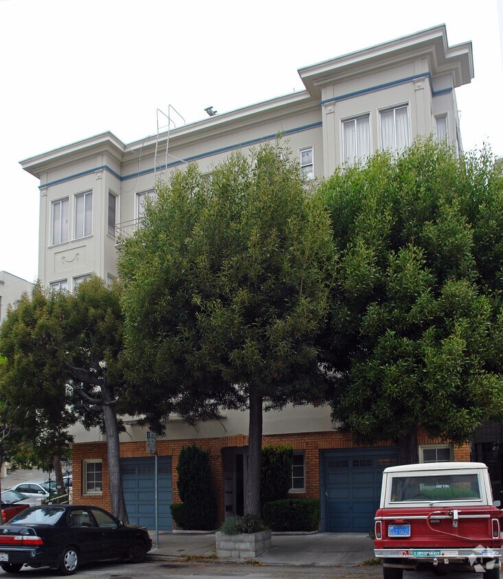 Building Photo - 290 Green St