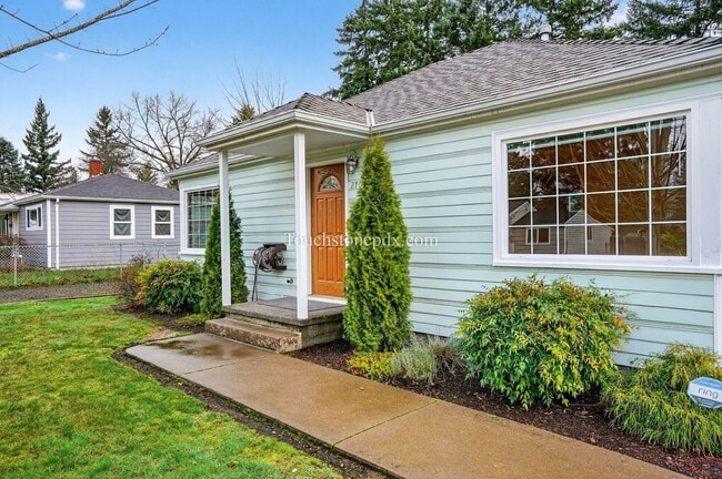 Building Photo - 2702 SE 153rd Ave