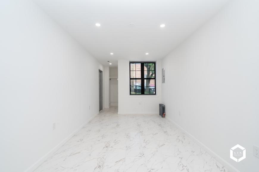 Foto principal - 2 bedroom in JAMAICA NY 11433