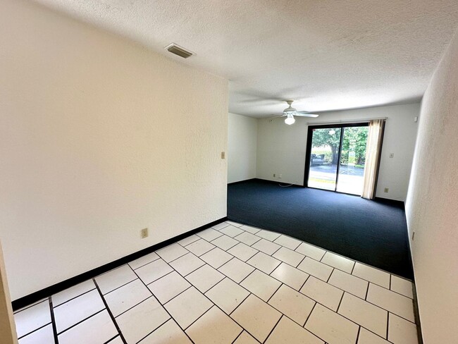 Foto del edificio - 1238 N Haverhill Rd