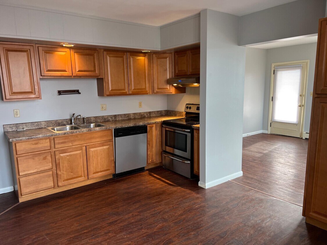 1021 E Main St Apt D, Palmyra, PA 17078 Townhome Rentals in Palmyra