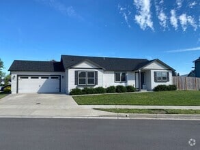 Building Photo - 724 Streamside Wy