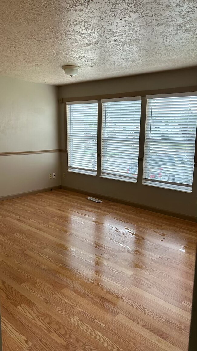 Building Photo - Skinner properties