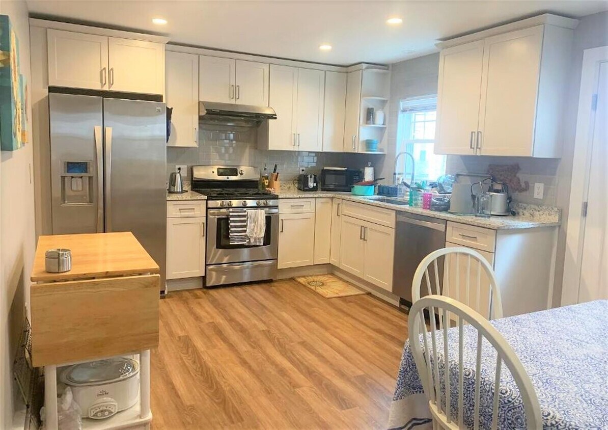 Foto principal - 80 Bonair St