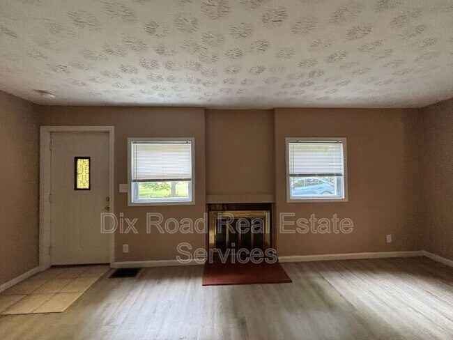 Building Photo - 1739 Embury Park Rd