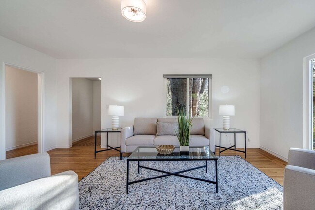 Foto del edificio - 5608 Colton Blvd
