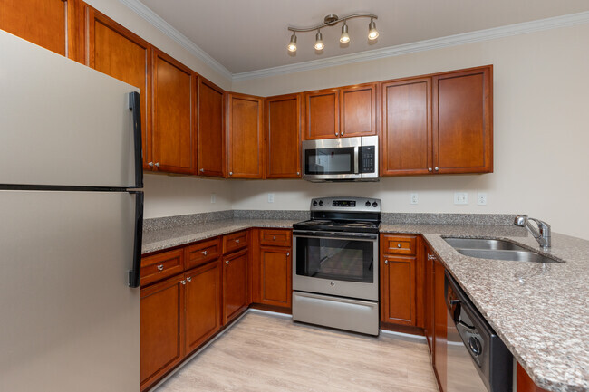 2BR, 2BA - 1,117SF - Kitchen - Palisades at the Park