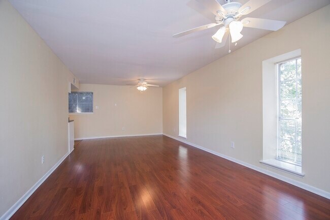 Foto del edificio - 425 Emerson St