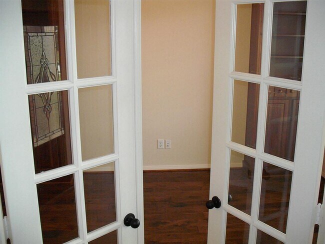 Building Photo - 13801 Lilac View Ct