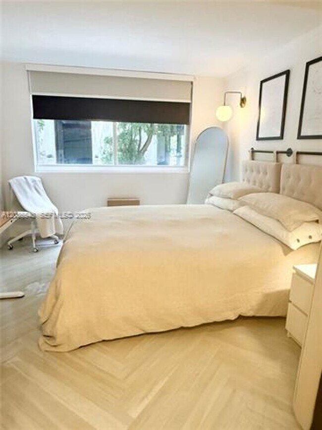 Foto del edificio - 2951 S Bayshore Dr
