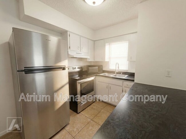 Building Photo - 2726 E Grant Ave