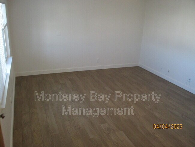 Building Photo - 906 Trinity Ave