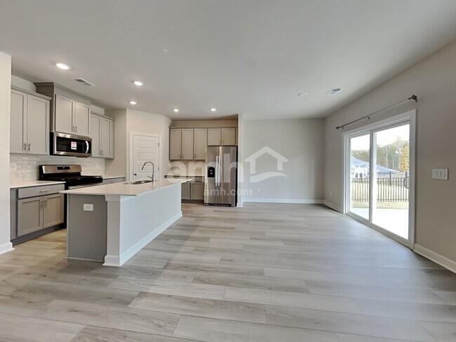 Building Photo - 210 Granby Trl