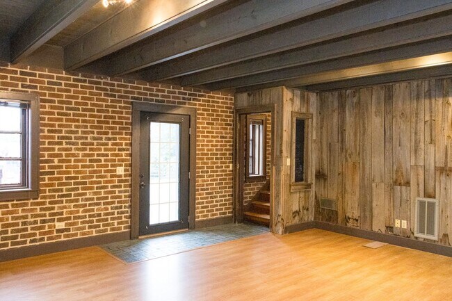 Building Photo - 715 Mississippi Ave