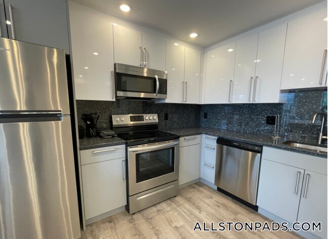 Foto del edificio - 1028 Commonwealth Ave