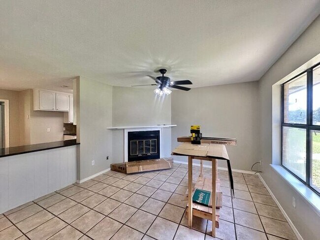 Foto del edificio - Available Now! Newly Updated 3 Bedroom 2 B...