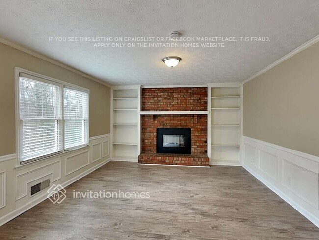 Foto del edificio - 943 Rockcrest Ct