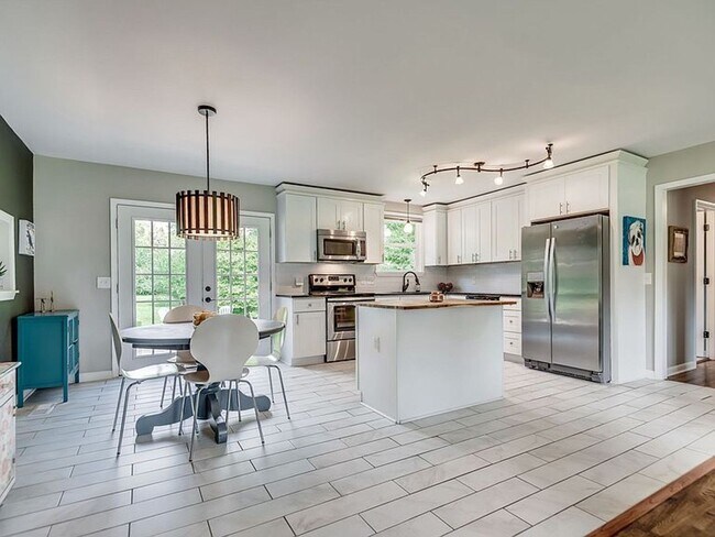 Building Photo - Charming Ranch in Franklin