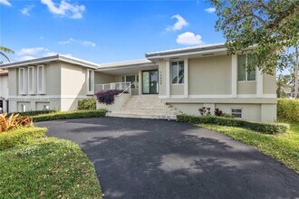 Building Photo - 13005 Zambrana St