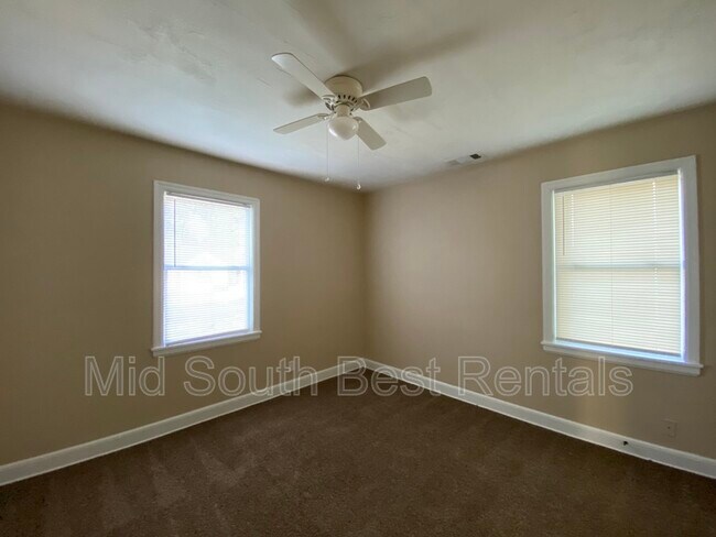 Building Photo - 3130 Lamphier Ave