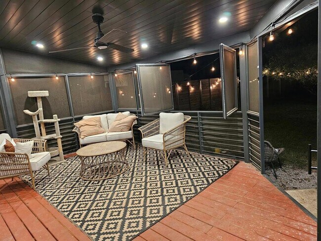 Foto del edificio - 4610 Gillis St