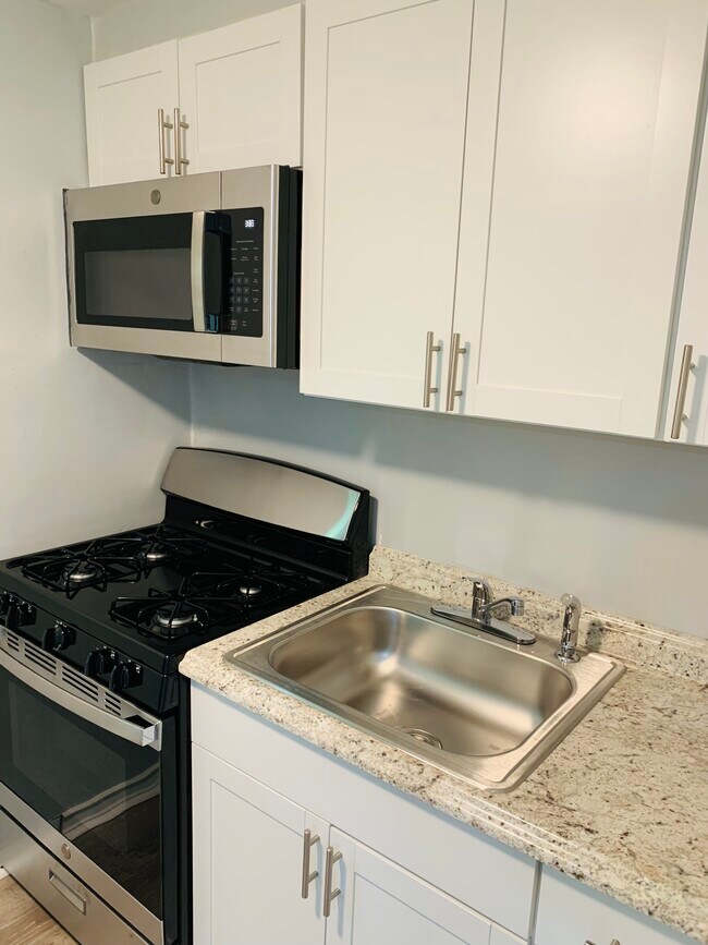 Stainless Steel Appliances - 922 Western Ave