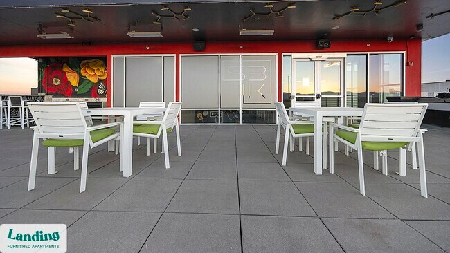 Foto del edificio - 1000 S Broadway