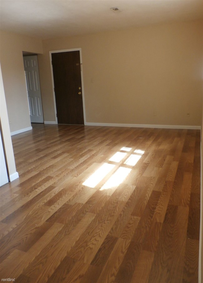 Building Photo - 2 br, 1 bath Apartment - 12 W Mill St Apt 1