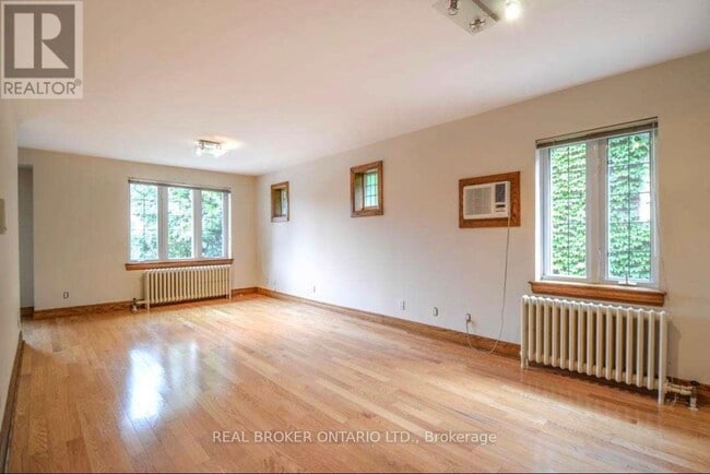 Building Photo - 128 Braemar Ave