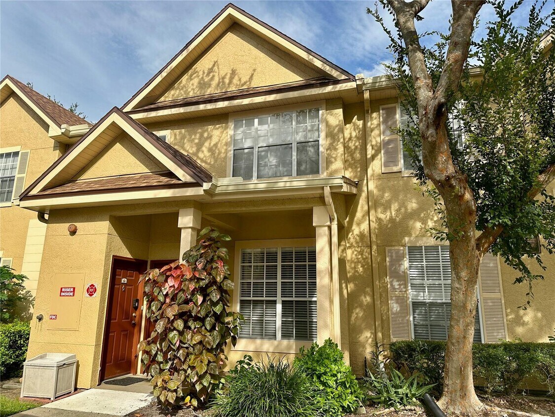 Primary Photo - 852 Grand Regency Pointe