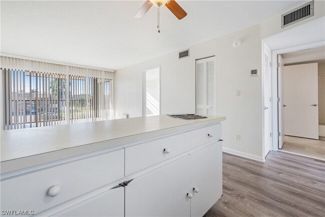 Building Photo - 1012 Anglers Cove