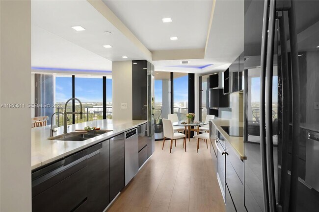 Foto del edificio - 4000 Towerside Terrace