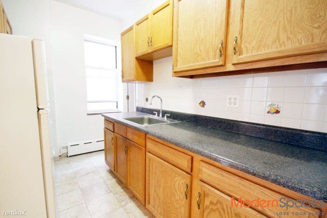 Building Photo - 2514 27th St