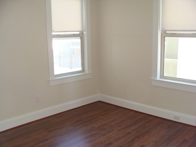 Foto del edificio - 13 Sharon St