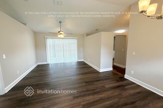 Foto del edificio - 676 Regency Way