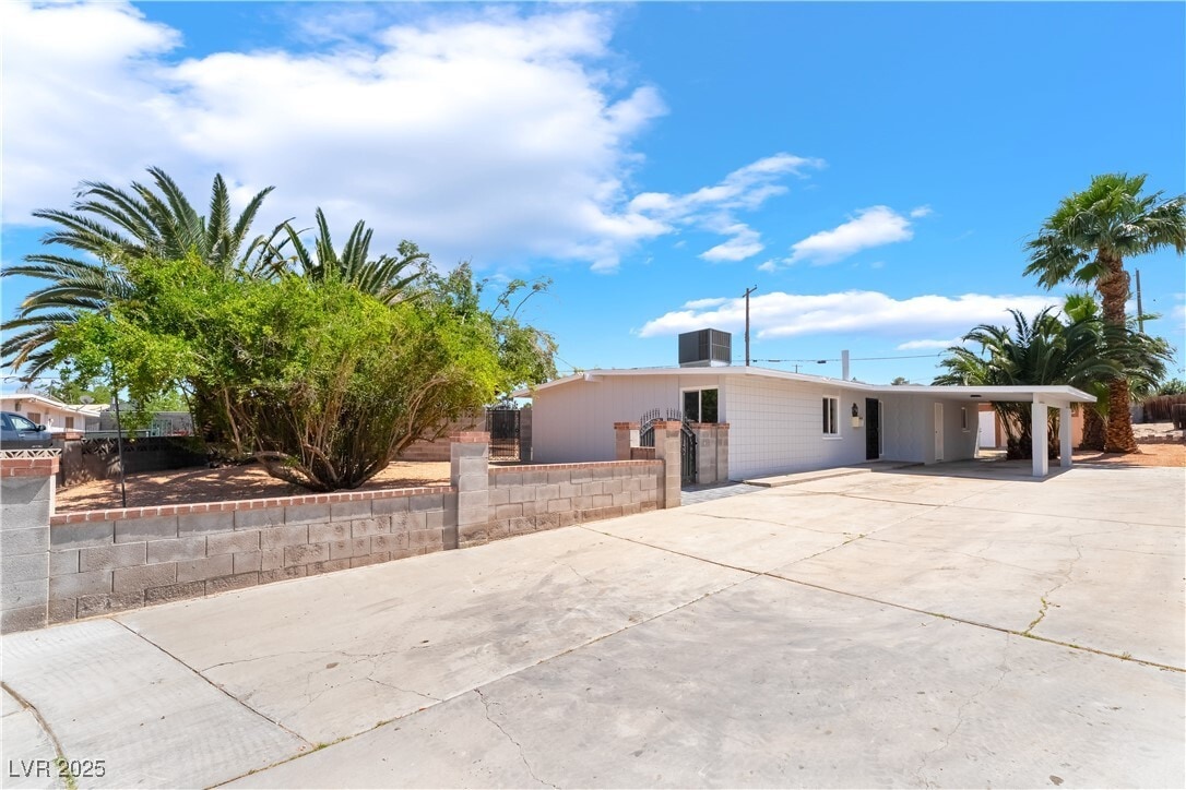 Primary Photo - 2749 Del Mar Pl