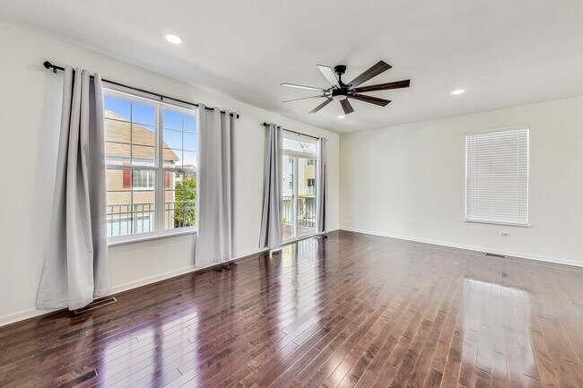 Foto del edificio - 598 Station Park Cir