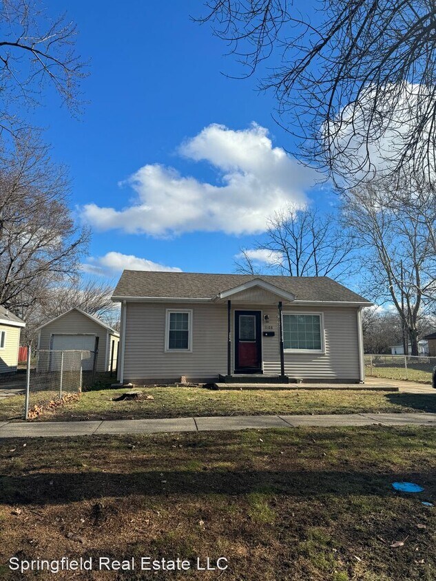 2 br, 1 bath House 1108 N Ohio St House Rental in Springfield, IL