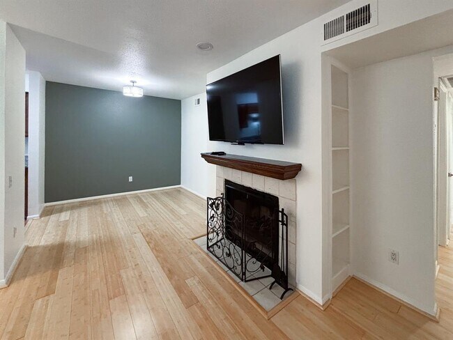 Foto del edificio - 1860 White Oak Dr