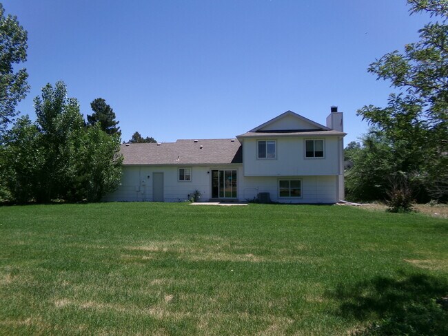 Building Photo - 4 Woodbine Ct