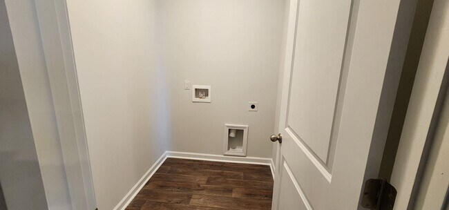 Building Photo - 932 Woodside Creek Ln